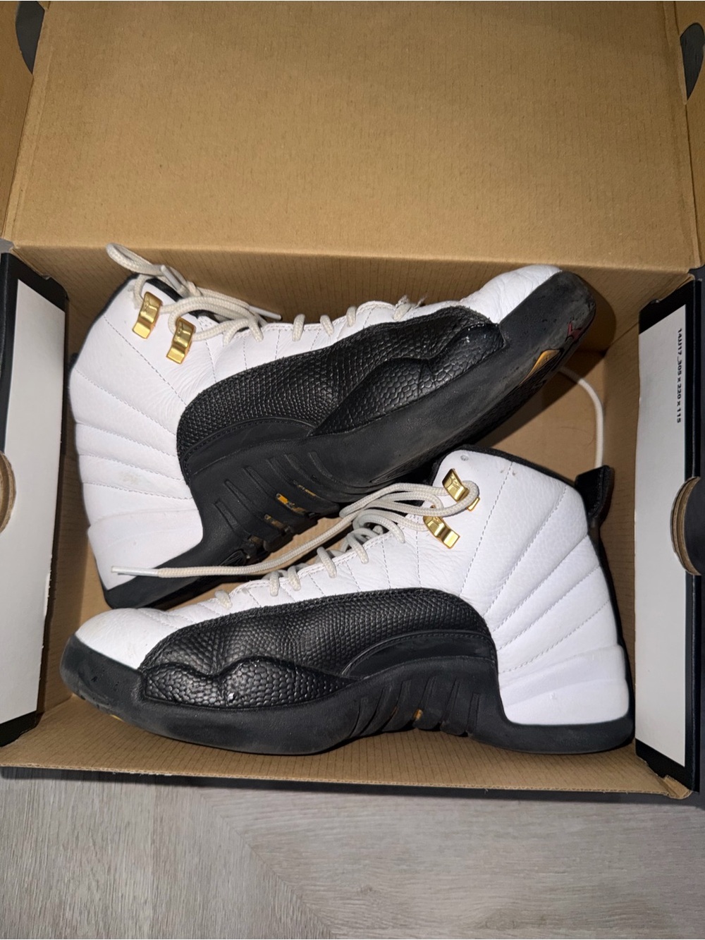 Men’s Jordan 12 Retro 'Taxi OG 1999 Basketball sneakers used condition size 7.5
